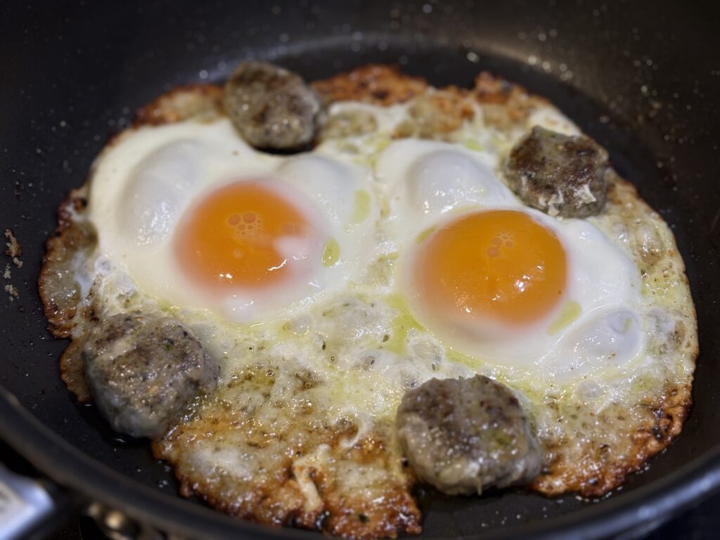 チーズフリコと卵を焼いた料理