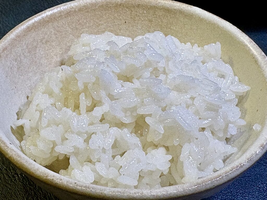 圧力鍋で炊いた炊き立ての白ごはん