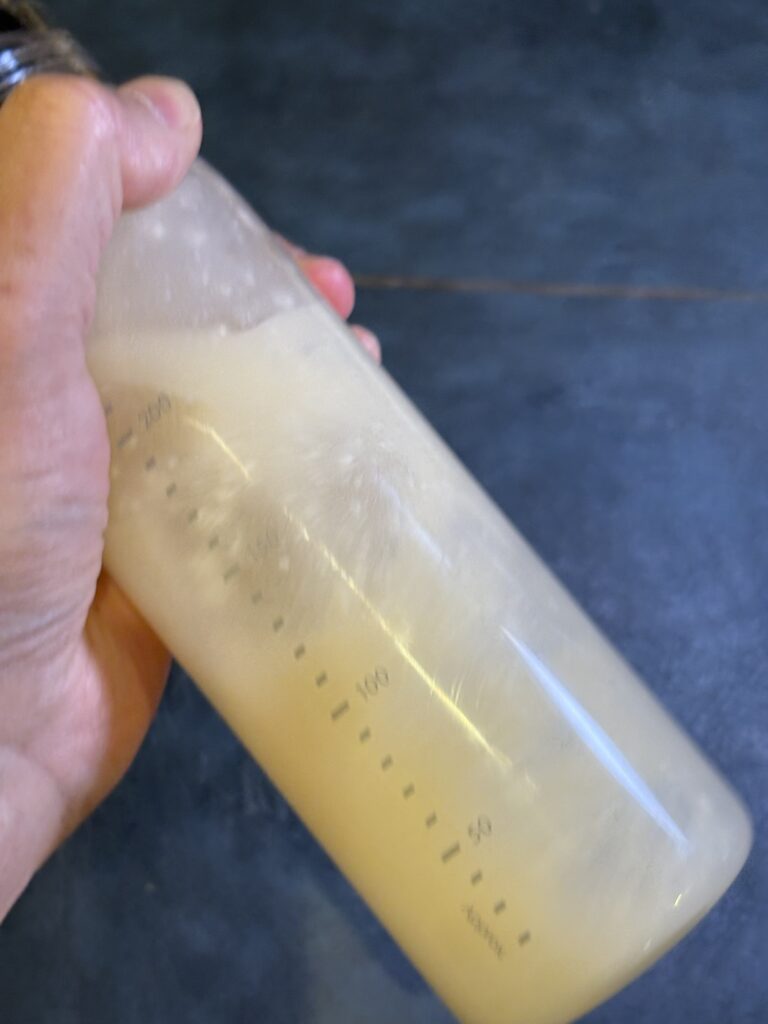 ドレッシングを振って乳化させる工程 簡単レシピ