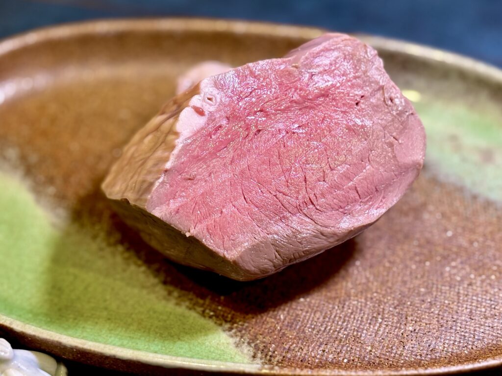 60度で2時間低温調理した牛ハツの断面
