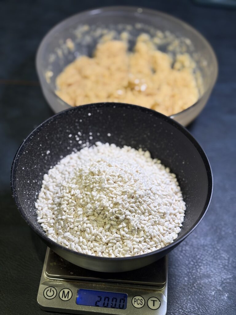ひよこ豆味噌に使う米麹200gを計量したところ