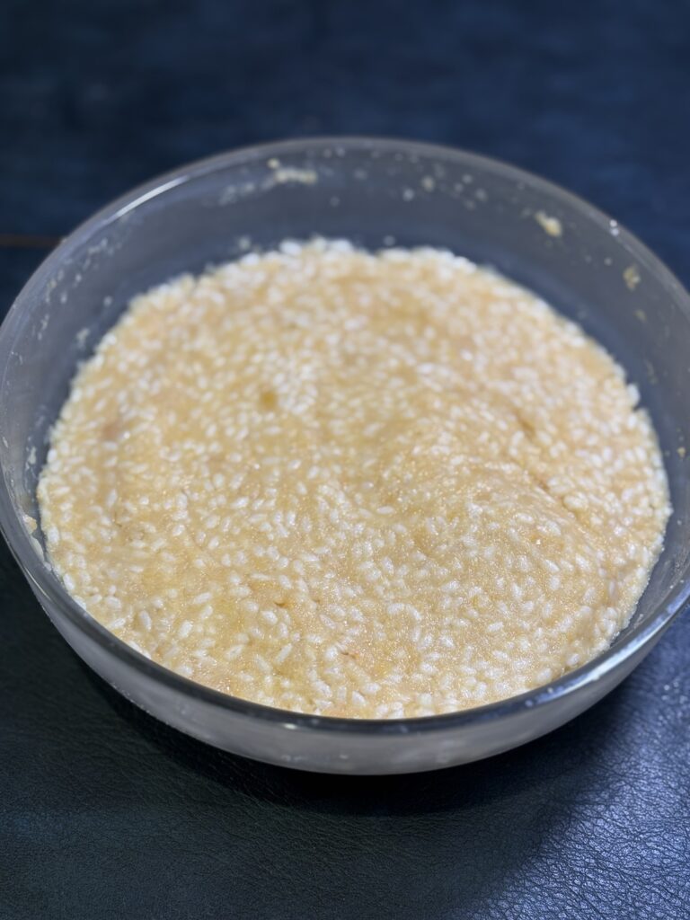 ひよこ豆味噌の材料を混ぜて表面をならしたところ