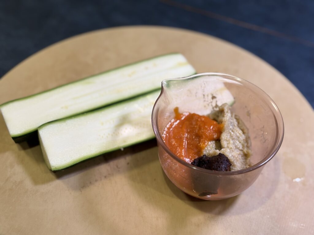 ズッキーニとひたし豆味噌トマトソース田楽だれの材料