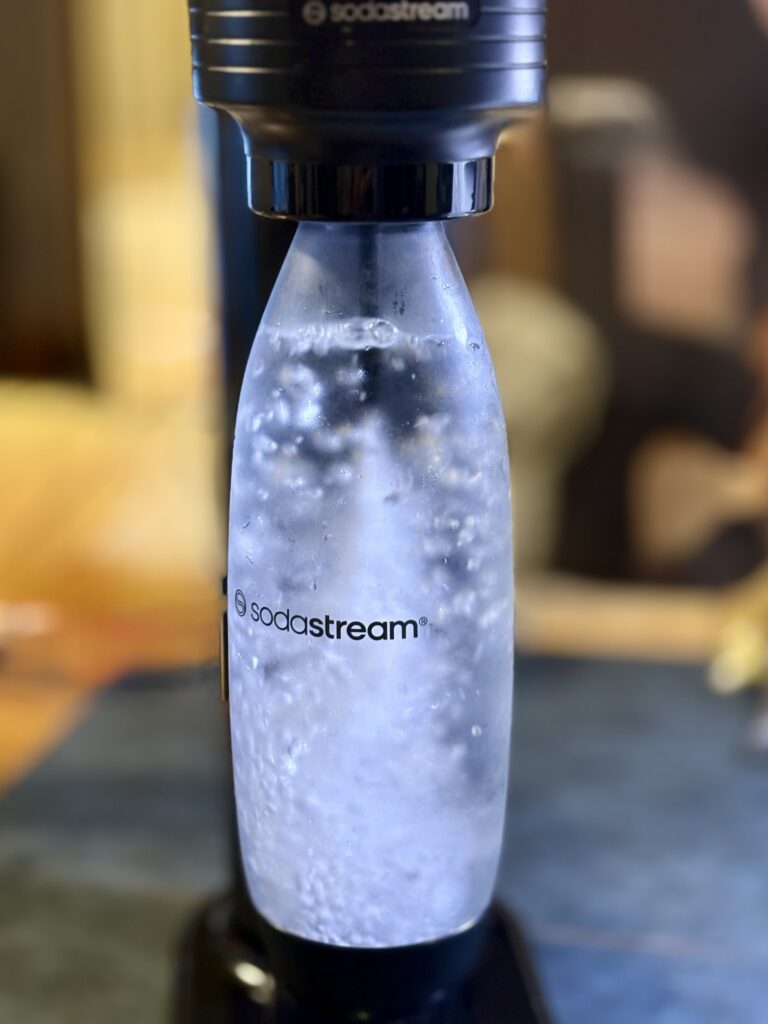ソーダストリームで炭酸水を作る