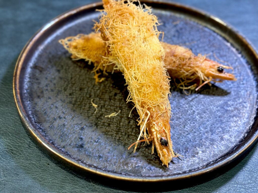 天使の海老のカダイフ包み焼きの完成盛り付け
