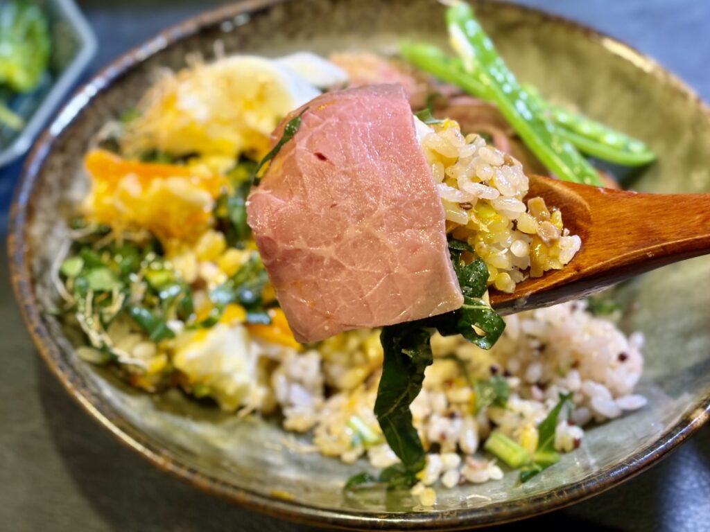 ケールローストビーフ丼 スプーン