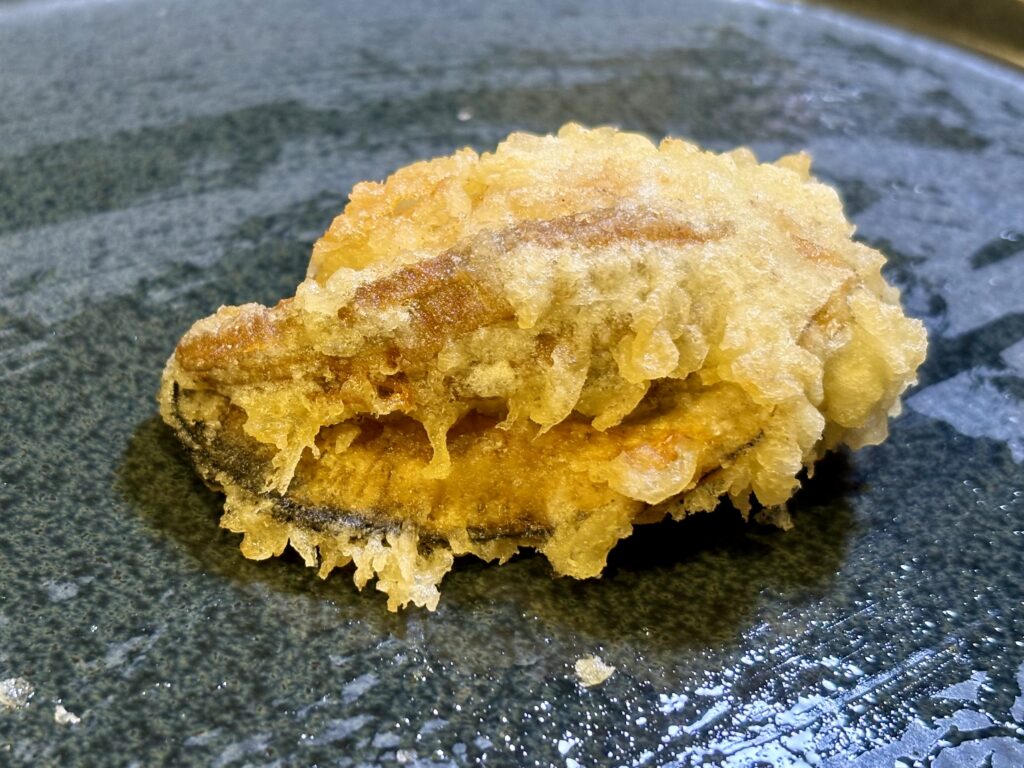 ボイルしてから揚げた牡蠣の天ぷら