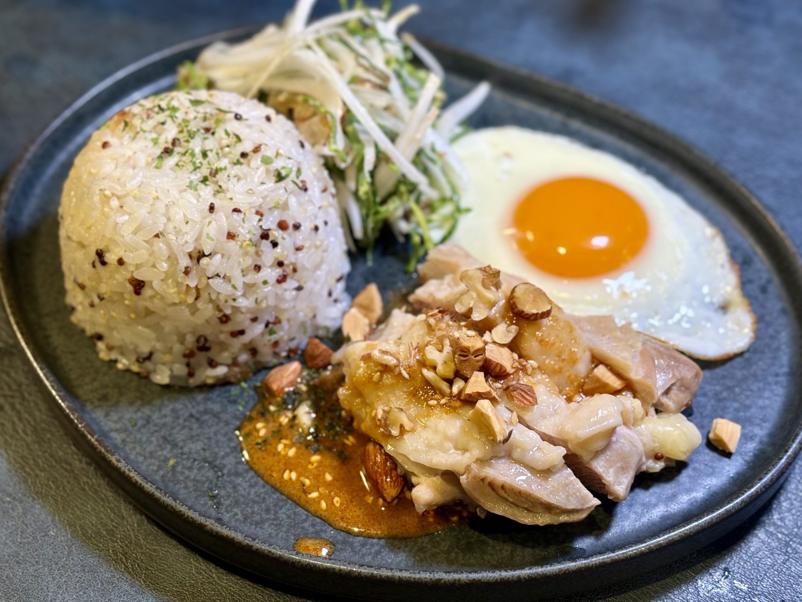 マイヤーハイプレッシャークッカーで炊いたカオマンガイ