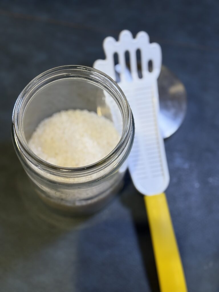 米研ぎ器でお米を研ぐ