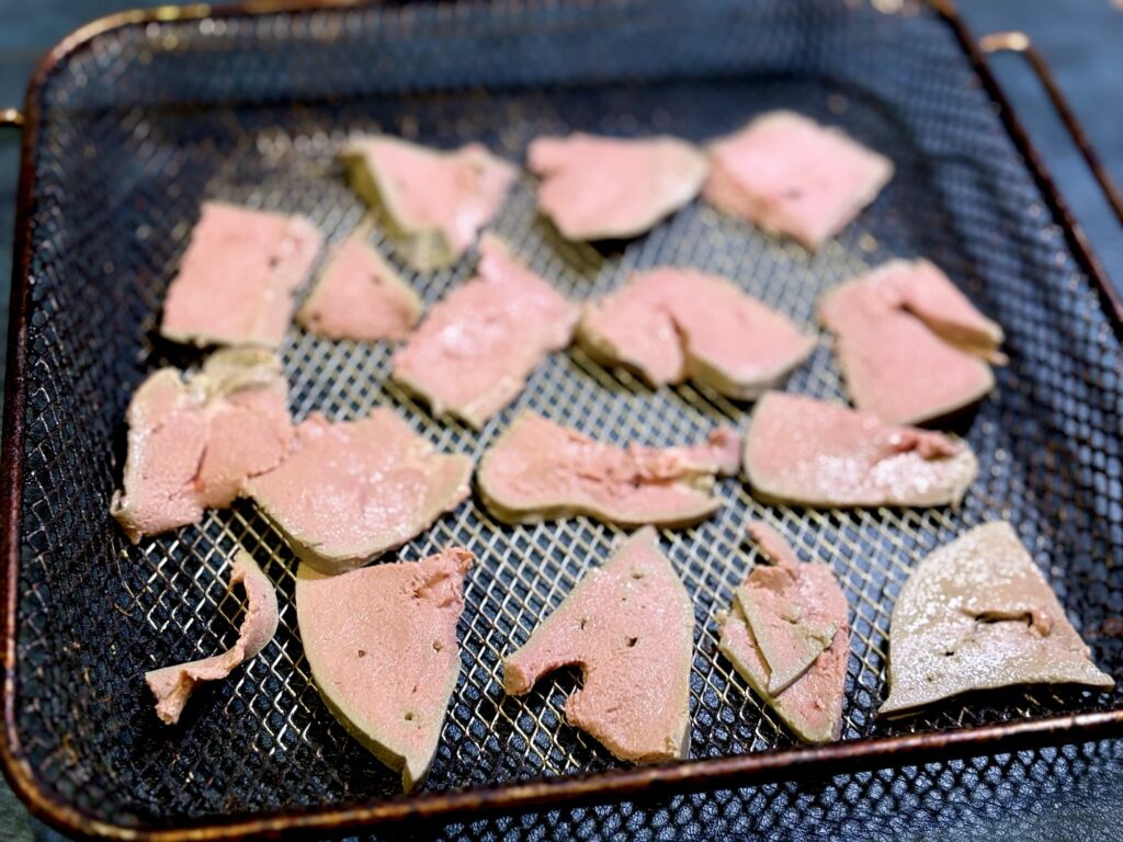 乾燥前の豚レバー