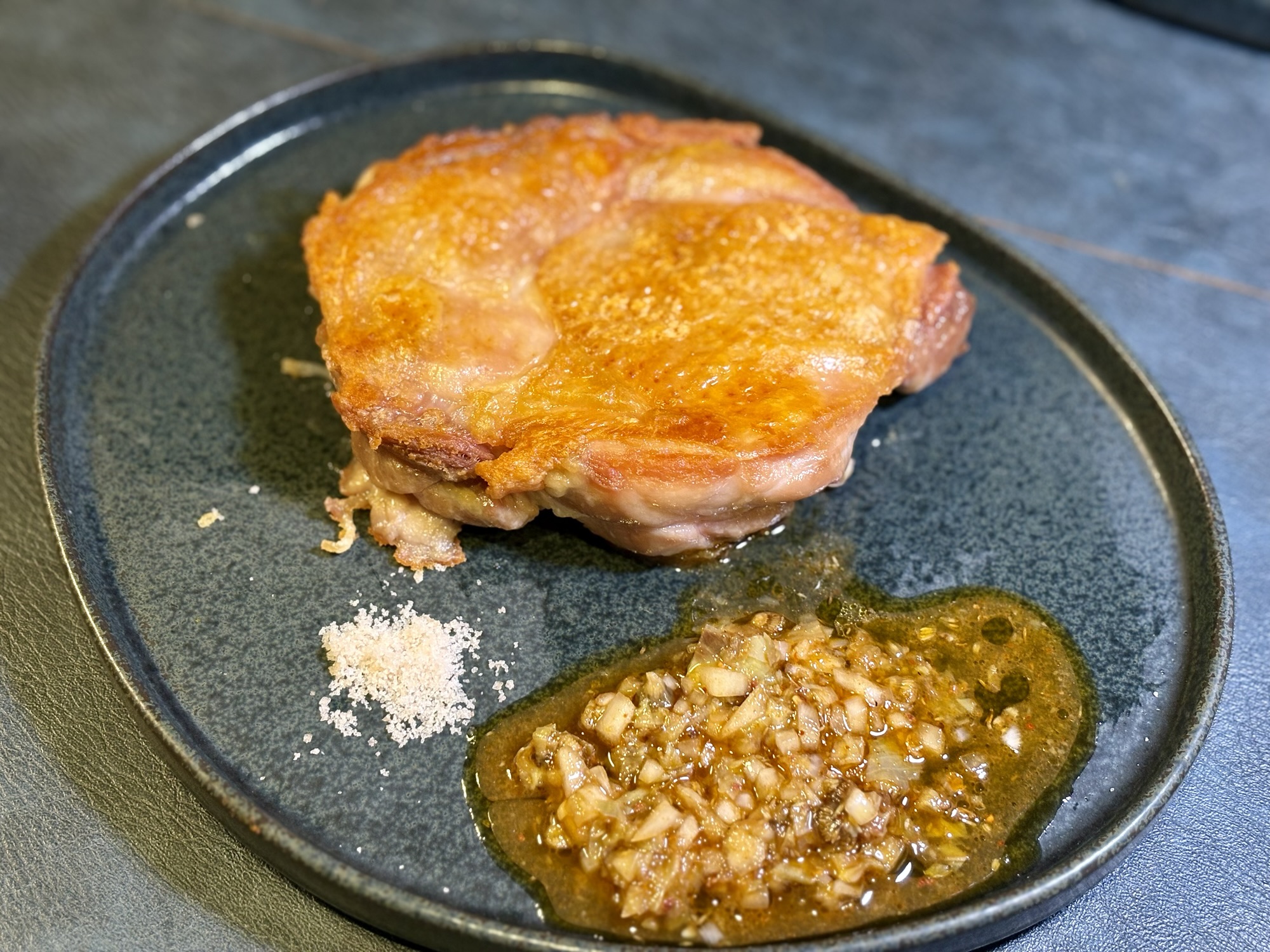 鶏もも肉の皮パリステーキ