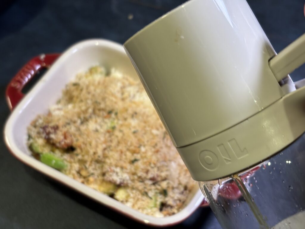 オイルスプレーで焼き上がりをサクサクにする方法