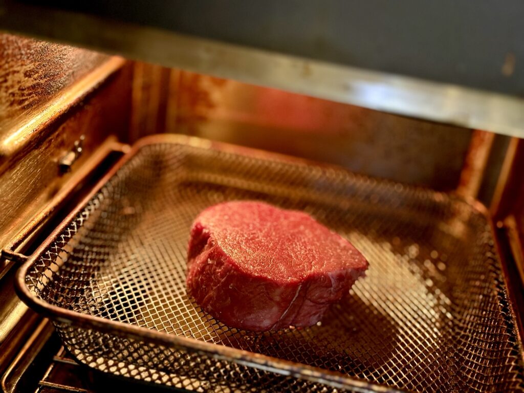 エペイオス ノンフライオーブンで黒毛和牛ランプ肉を低温調理
