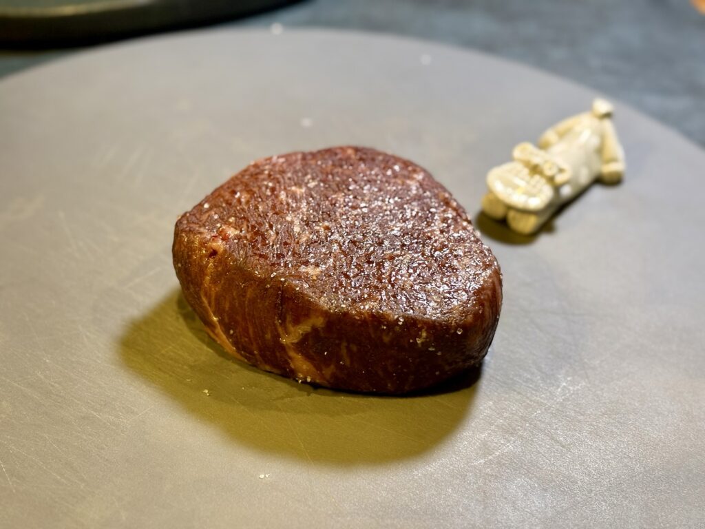 低温調理後の黒毛和牛ランプ肉