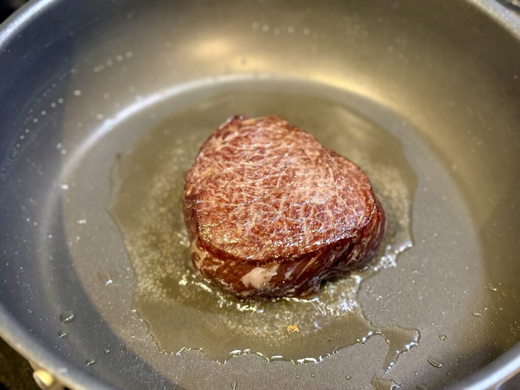 マイヤー フライパンでステーキを焼く工程