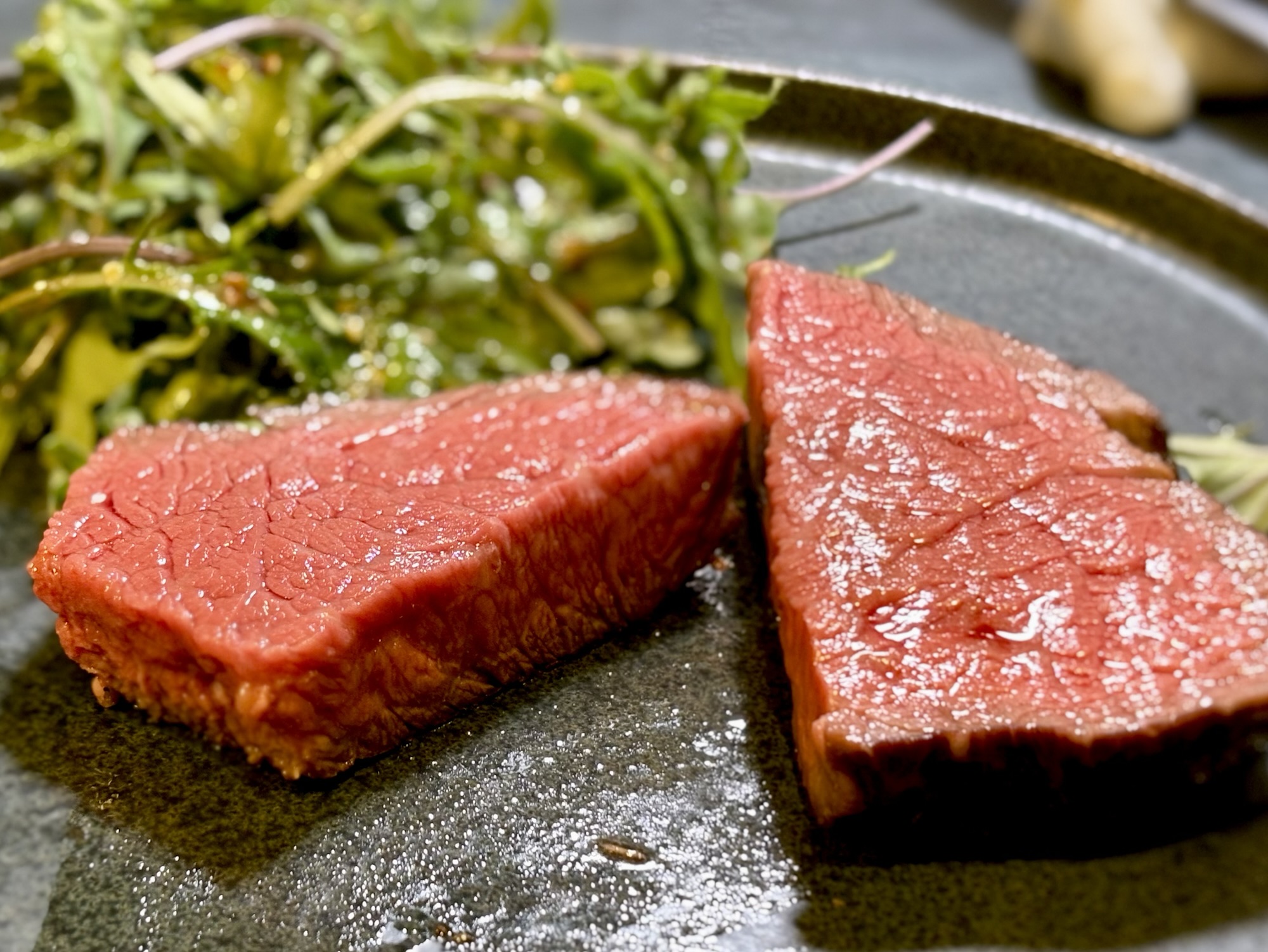 低温調理ステーキの均一な断面