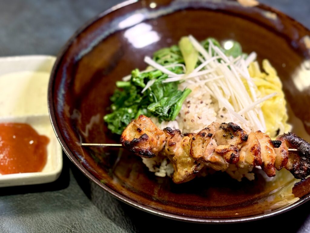 チキンシシカバブとキヌアごはんの丼
