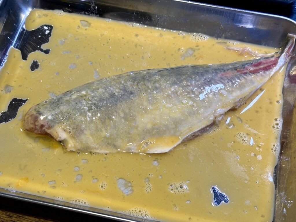卵液にくぐらせたジャンボアジ
