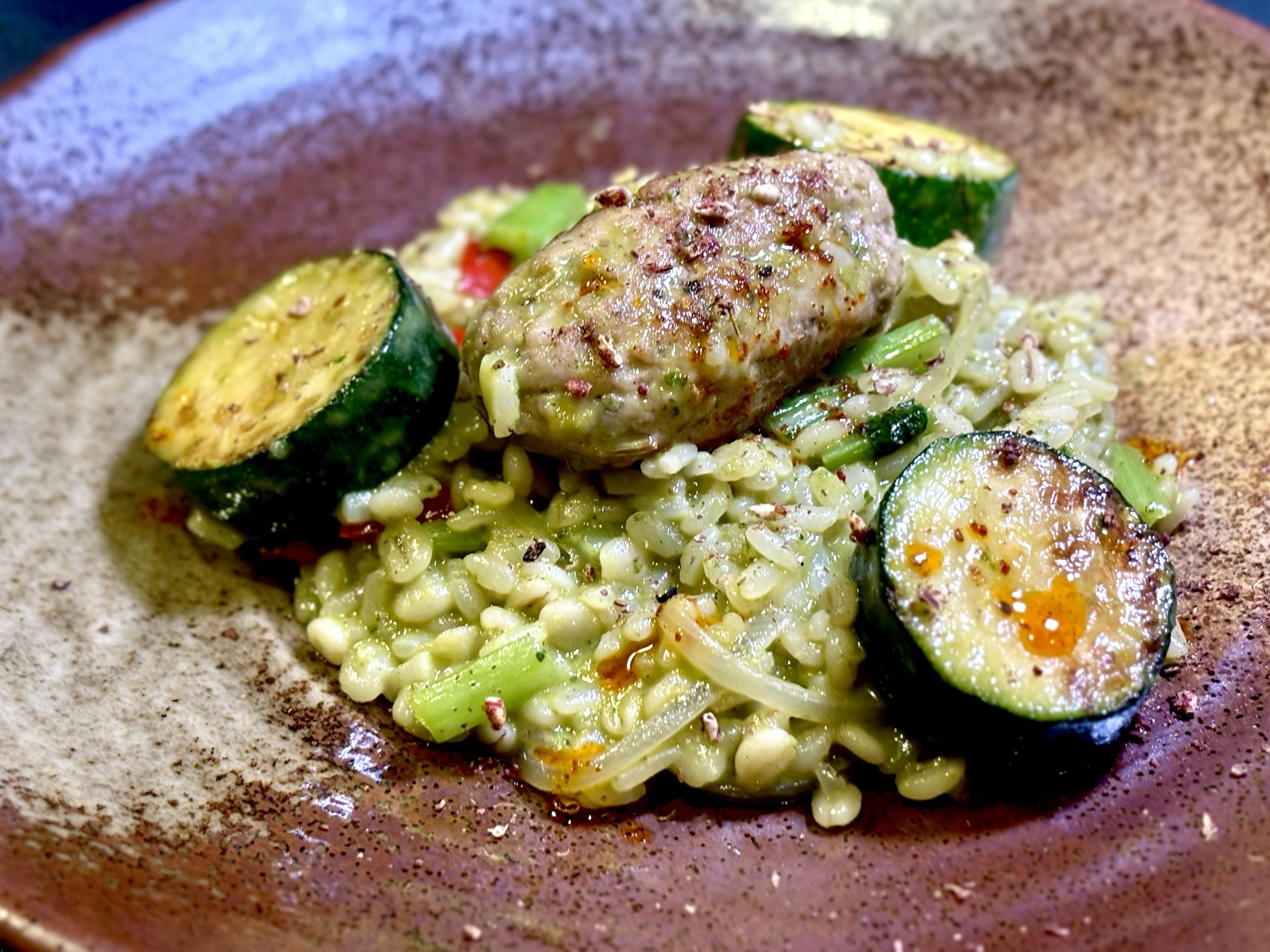 サルシッチャとズッキーニの中華風ジェノベーゼリゾット
